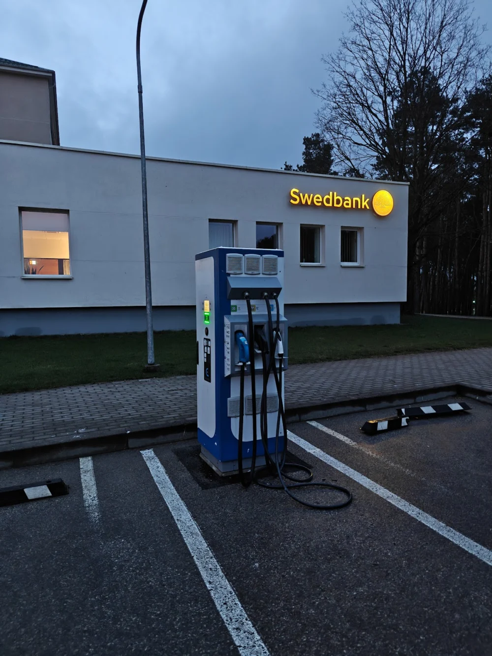ElintaCharge Charging Station