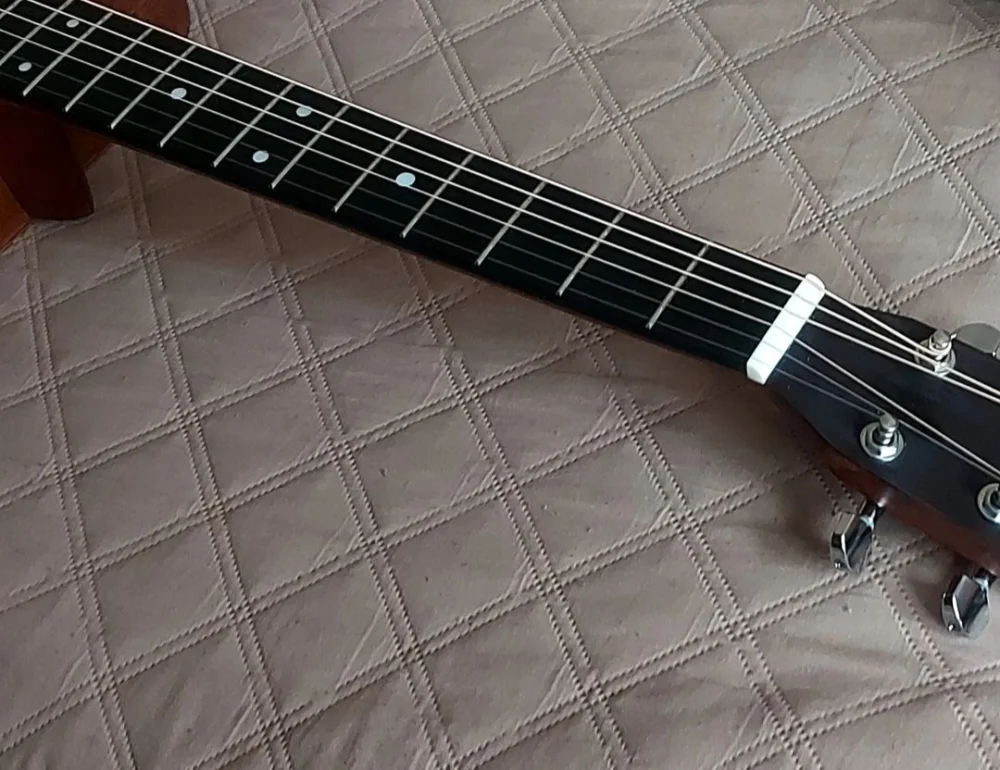 Gitaros visiems, gitarų remontas Kaune