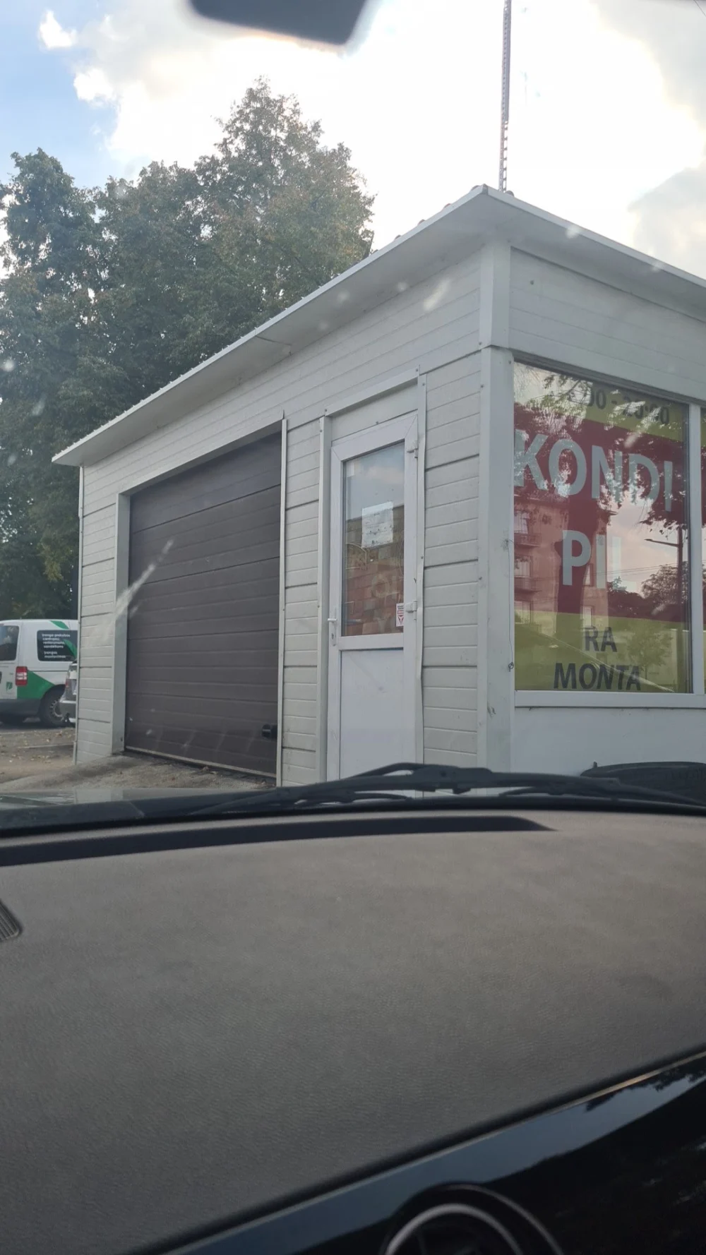 Kondicionierių Pildymas ir Padangų Montavimas Kaune